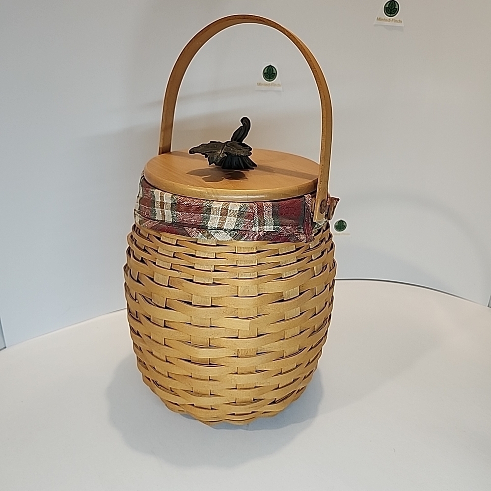 Longaberger Tan Woven Basket with Lid and Handle - Picture 5 of 15